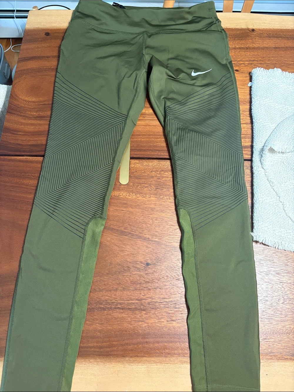 Nike Women Olive Active Leggings with Geometric Knee Panels